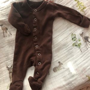 L’oved baby newborn footie sleeper brown EUC